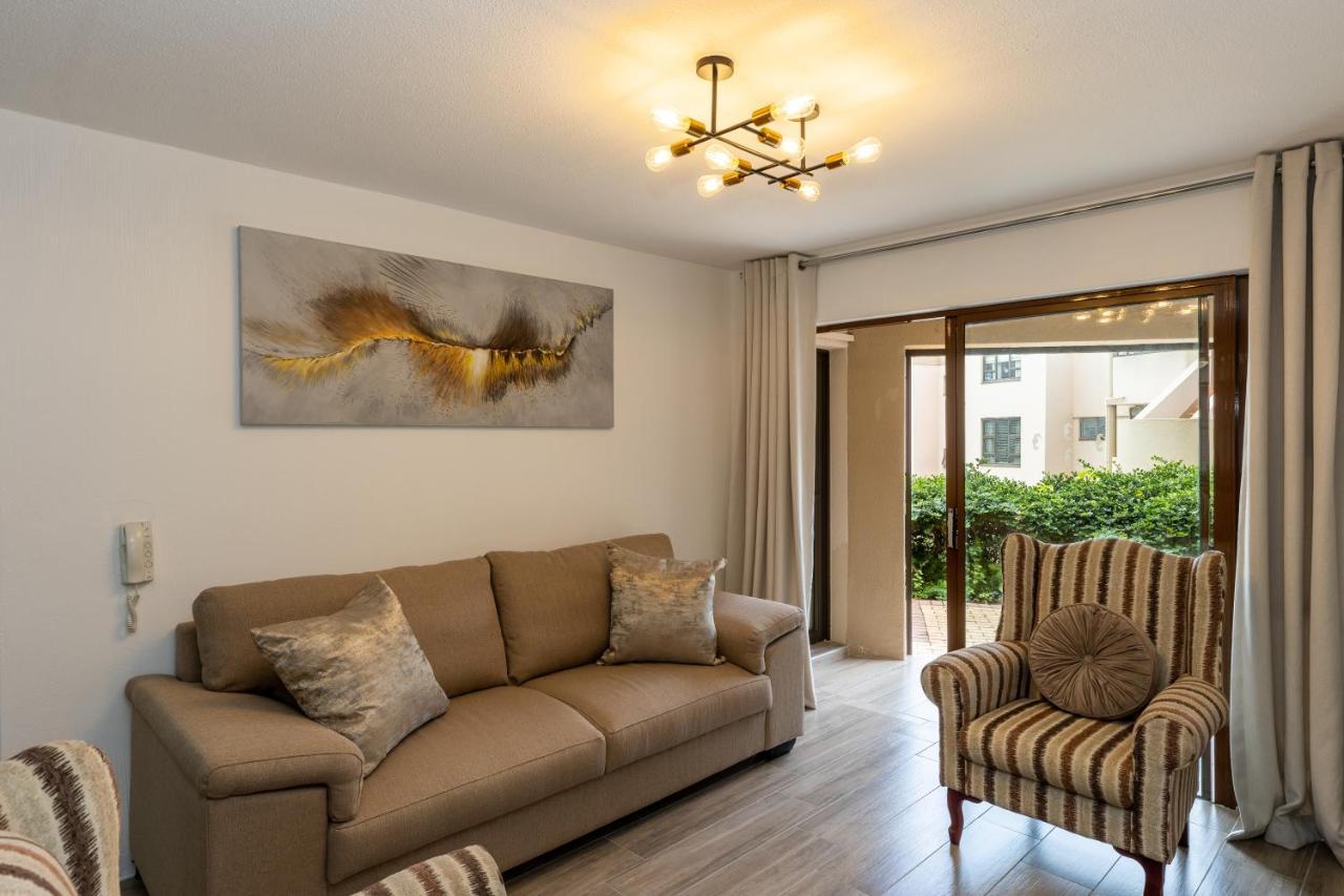 67 The Shades - Luxury Apartment In Umhlanga - Airconditioning Throughout And Inverter Durban Buitenkant foto